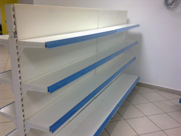 Rafturi expunere marfa