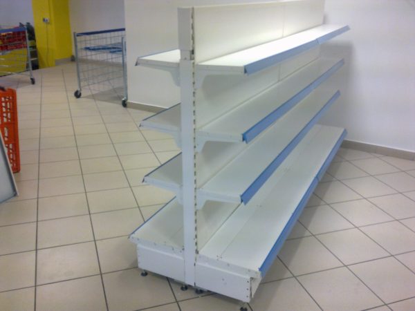 Rafturi de magazin tip gondola ingusta pentru spatii comerciale inguste